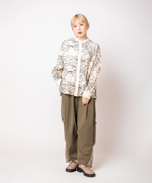 OSMOSIS(オズモーシス)の「エンブロイダリー比翼シャツ(シャツ/ブラウス・レディース・アイボリー/ブラック・ONE SIZE)」の18枚目の写真