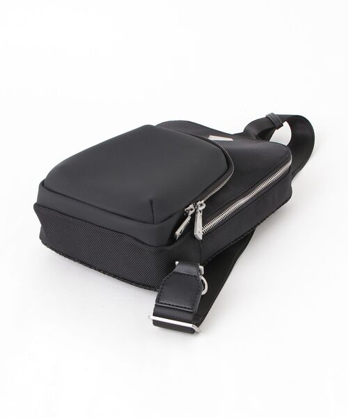 Guess(ゲス)の「BERNA Crossbody ショルダーバッグ メンズバッグ(ショルダーバッグ・メンズ・ブラック・ONE SIZE)」の13枚目の写真