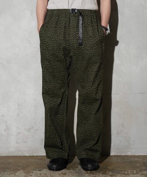 THRIFTY LOOK(スリフティールック)の「THRIFTY LOOK / スリフティールック PRINTED 90S CLIMBING PANTS タイガーカモ レオパード ウェビングベルト イージーパンツ(その他パンツ・メンズ・ブラウン/グリーン/カモフラージュ・MEDIUM/LARGE)」の2枚目の写真