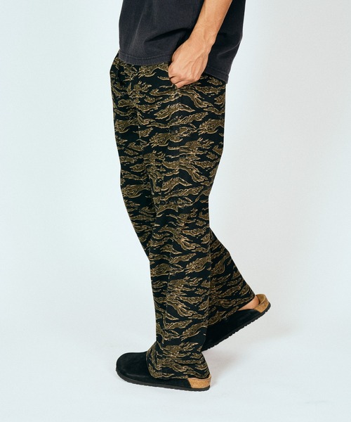 THRIFTY LOOK(スリフティールック)の「THRIFTY LOOK / スリフティールック PRINTED 90S CLIMBING PANTS タイガーカモ レオパード ウェビングベルト イージーパンツ(その他パンツ・メンズ・ブラウン/グリーン/カモフラージュ・MEDIUM/LARGE)」の3枚目の写真