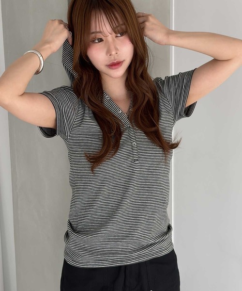 muet.（ミュエ）の「フード付きヘンリーネックボーダーカットソートップス（Tシャツ/カットソー・レディース・グレー/ブラック・MEDIUM/LARGE）」の4枚目の写真