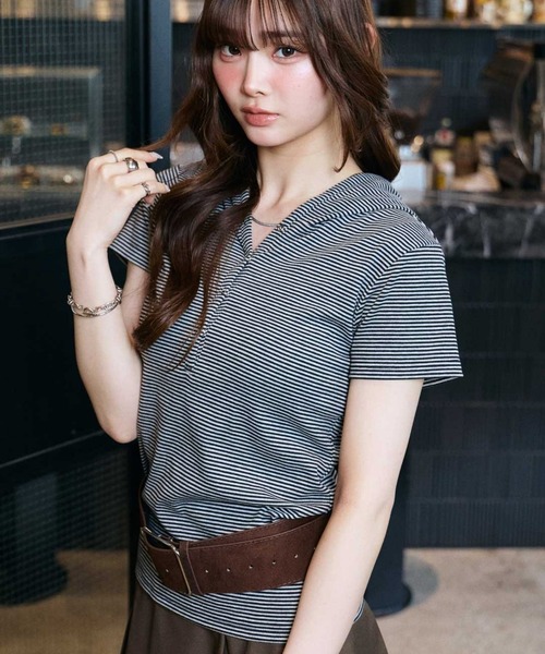 muet.（ミュエ）の「フード付きヘンリーネックボーダーカットソートップス（Tシャツ/カットソー・レディース・グレー/ブラック・MEDIUM/LARGE）」の3枚目の写真