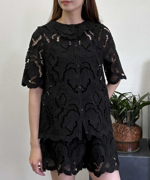 LOWO(ロワ)の「カットワークレースセットアップ ブラウス 半袖 ショートパンツ 上下セット(セットアップ・レディース・オフホワイト/ブラック・FREE)」の8枚目の写真