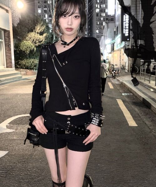 SCHISM INDUCING(スキズムインデューシング)の「DIAGONAL ZIP UP TOP BLACK(Tシャツ/カットソー・レディース・その他・FREE)」の15枚目の写真