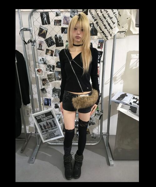 SCHISM INDUCING(スキズムインデューシング)の「DIAGONAL ZIP UP TOP BLACK(Tシャツ/カットソー・レディース・その他・FREE)」の18枚目の写真