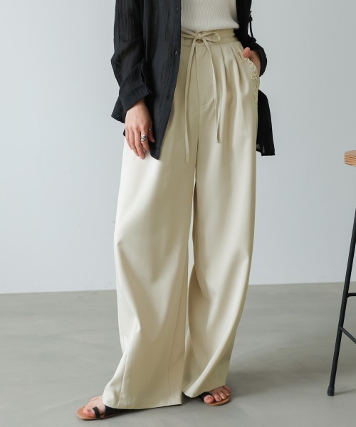 Bab(バブ)の「コード刺しゅうカーブパンツ(その他パンツ・レディース・ベージュ/チャコールグレー・M)」の14枚目の写真