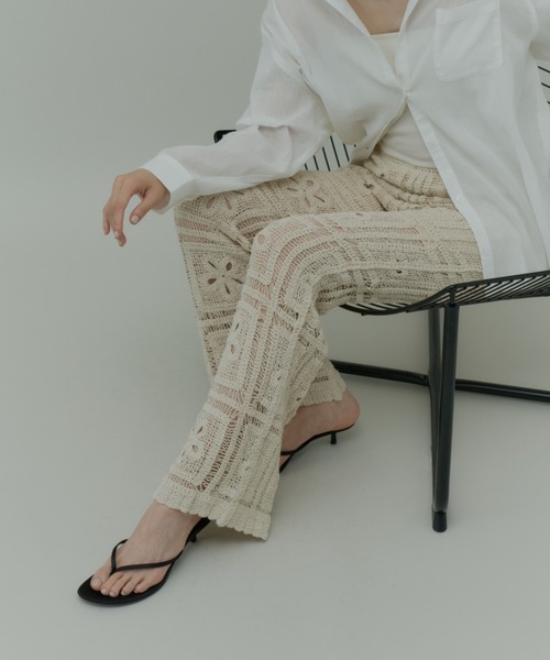 Plumel（プルメル）の「Panel Crochet Lace Pants / パネルクロシェレースパンツ（その他パンツ・レディース・ベージュ/ホワイト・MEDIUM）」の3枚目の写真