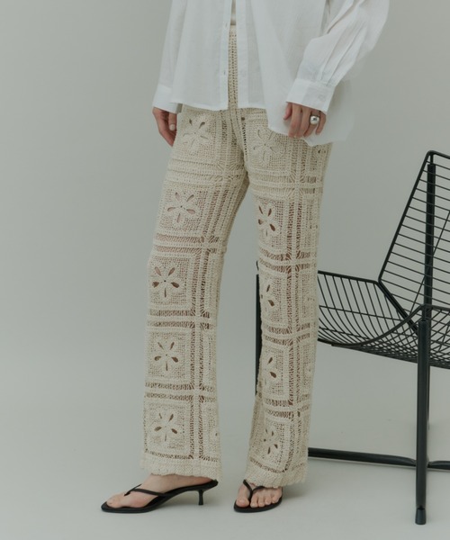 Plumel（プルメル）の「Panel Crochet Lace Pants / パネルクロシェレースパンツ（その他パンツ・レディース・ベージュ/ホワイト・MEDIUM）」の5枚目の写真