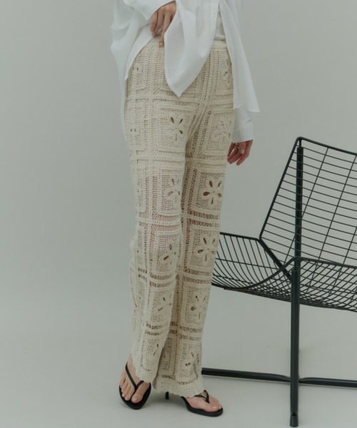 Plumel（プルメル）の「Panel Crochet Lace Pants / パネルクロシェレースパンツ（その他パンツ・レディース・ベージュ/ホワイト・MEDIUM）」の7枚目の写真