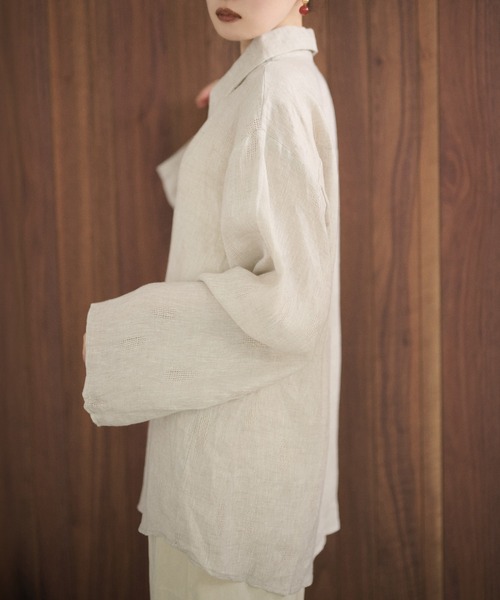LAULEN(ローレン)の「front tuck line linen shirt /フロントタックラインリネンシャツ(シャツ/ブラウス・レディース・ベージュ/アイボリー・FREE)」の9枚目の写真