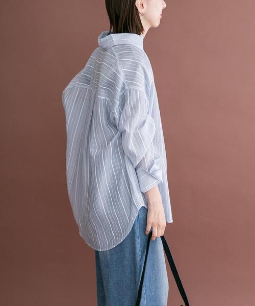 ITEMS URBANRESEARCH(アイテムズ アーバンリサーチ)の「シアープリントストライプシャツ(シャツ/ブラウス・レディース・ピンク/ブルー/ベージュ・FREE)」の12枚目の写真