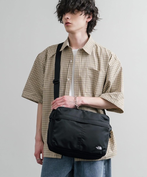 THE NORTH FACE（ザノースフェイス）の「THE NORTH FACE ザ・ノースフェイス TRAVEL CROSS BAG L トラベルクロスバッグ/ショルダーバッグ（ショルダーバッグ・メンズ・カーキ/ブラック・FREE）」の15枚目の写真