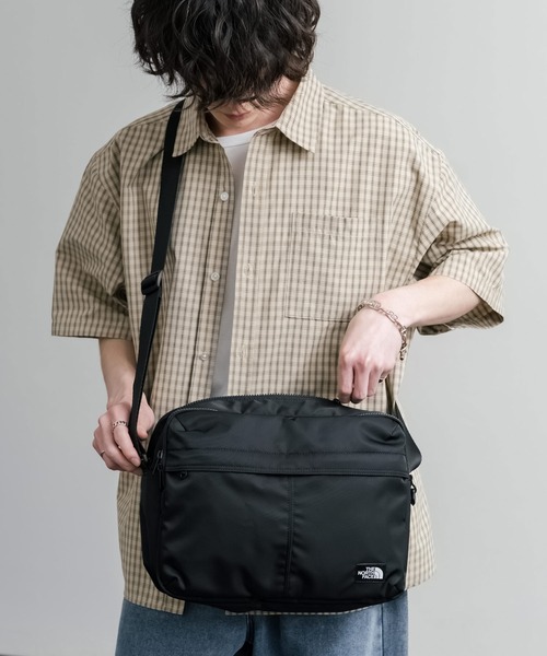 THE NORTH FACE（ザノースフェイス）の「THE NORTH FACE ザ・ノースフェイス TRAVEL CROSS BAG L トラベルクロスバッグ/ショルダーバッグ（ショルダーバッグ・メンズ・カーキ/ブラック・FREE）」の19枚目の写真