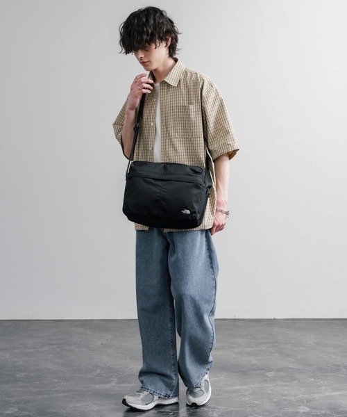 THE NORTH FACE（ザノースフェイス）の「THE NORTH FACE ザ・ノースフェイス TRAVEL CROSS BAG L トラベルクロスバッグ/ショルダーバッグ（ショルダーバッグ・メンズ・カーキ/ブラック・FREE）」の20枚目の写真