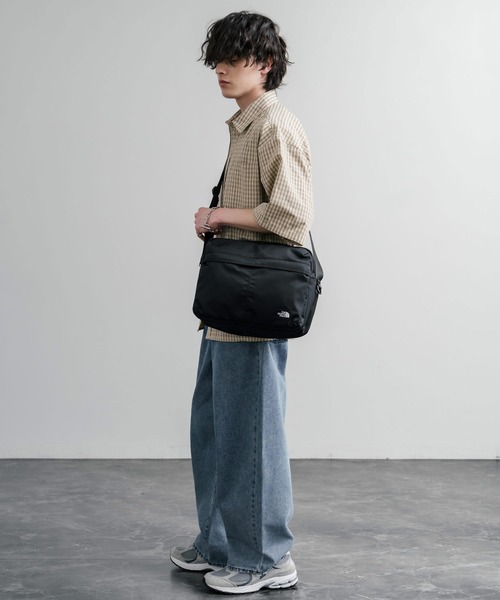 THE NORTH FACE（ザノースフェイス）の「THE NORTH FACE ザ・ノースフェイス TRAVEL CROSS BAG L トラベルクロスバッグ/ショルダーバッグ（ショルダーバッグ・メンズ・カーキ/ブラック・FREE）」の21枚目の写真