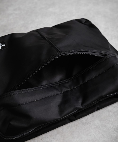 THE NORTH FACE（ザノースフェイス）の「THE NORTH FACE ザ・ノースフェイス TRAVEL CROSS BAG L トラベルクロスバッグ/ショルダーバッグ（ショルダーバッグ・メンズ・カーキ/ブラック・FREE）」の8枚目の写真