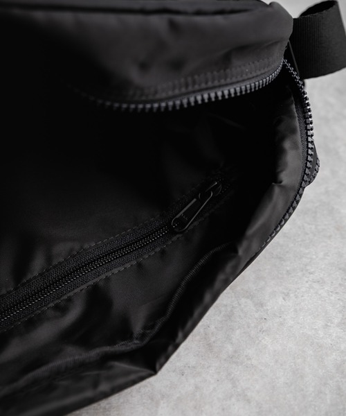 THE NORTH FACE（ザノースフェイス）の「THE NORTH FACE ザ・ノースフェイス TRAVEL CROSS BAG L トラベルクロスバッグ/ショルダーバッグ（ショルダーバッグ・メンズ・カーキ/ブラック・FREE）」の13枚目の写真