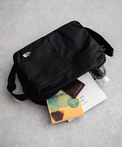 THE NORTH FACE（ザノースフェイス）の「THE NORTH FACE ザ・ノースフェイス TRAVEL CROSS BAG L トラベルクロスバッグ/ショルダーバッグ（ショルダーバッグ・メンズ・カーキ/ブラック・FREE）」の14枚目の写真