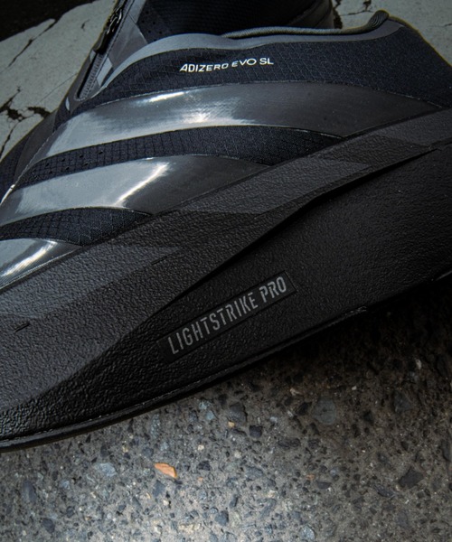 adidas（アディダス）の「adidas adizero Evo SL ZIP-UP W / アディダス アディゼロ EVO SL ジップアップ W（スニーカー・レディース・ブラック・23.0cm/23.5cm/24.0cm/24.5cm/25.0cm）」の2枚目の写真