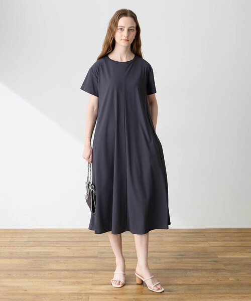 LE SOUK HOLIDAY（ルスークホリデー）の「クールストレッチトリコットワンピース【接触冷感・UVカット・ポケット付き】（ワンピース・レディース・チャコールグレー/ネイビー・M/L）」の4枚目の写真