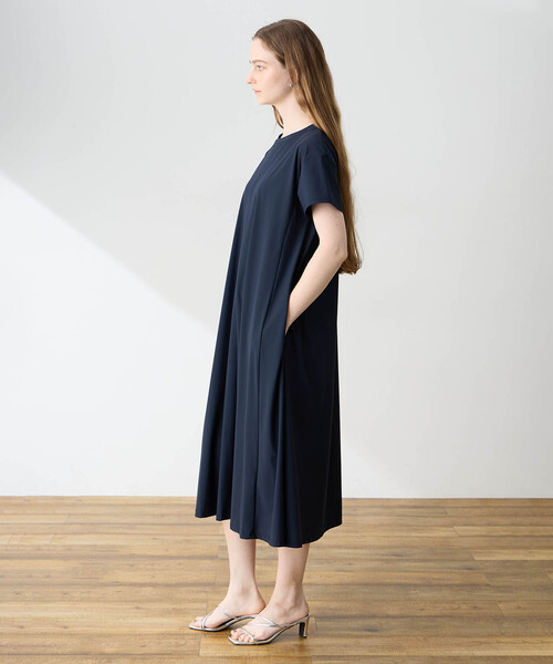 LE SOUK HOLIDAY（ルスークホリデー）の「クールストレッチトリコットワンピース【接触冷感・UVカット・ポケット付き】（ワンピース・レディース・チャコールグレー/ネイビー・M/L）」の7枚目の写真
