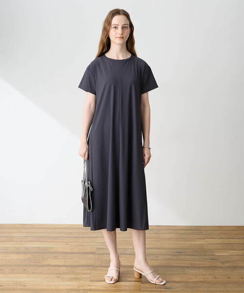 LE SOUK HOLIDAY（ルスークホリデー）の「クールストレッチトリコットワンピース【接触冷感・UVカット・ポケット付き】（ワンピース・レディース・チャコールグレー/ネイビー・M/L）」の21枚目の写真