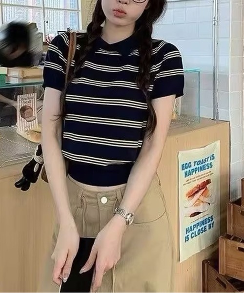 AsheKsha(アシクシャ)の「カレッジスタイルのポロネックストライプニット半袖トップス(Tシャツ/カットソー・レディース・ホワイト/ネイビー・M)」の11枚目の写真