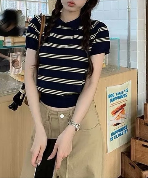 AsheKsha(アシクシャ)の「カレッジスタイルのポロネックストライプニット半袖トップス(Tシャツ/カットソー・レディース・ホワイト/ネイビー・M)」の14枚目の写真