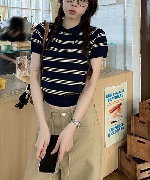 AsheKsha(アシクシャ)の「カレッジスタイルのポロネックストライプニット半袖トップス(Tシャツ/カットソー・レディース・ホワイト/ネイビー・M)」の16枚目の写真