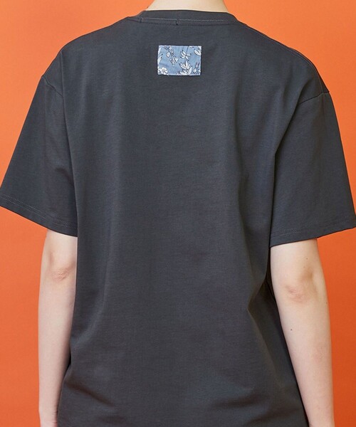 FRAPBOIS（フラボア）の「ガーデンフローＴシャツ（Tシャツ/カットソー・レディース・チャコールグレー/クリーム・1/2）」の13枚目の写真