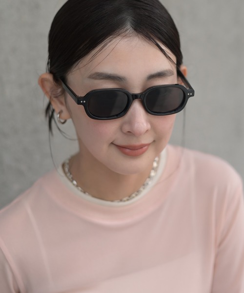 Marient(マリエント)の「Nuance Square Sunglasses / ニュアンススクエアサングラス(サングラス・レディース・ブラック/ブラウン・FREE)」の2枚目の写真