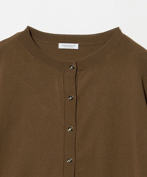 A DAY IN THE LIFE UNITED ARROWS(アデイインザライフユナイテッドアローズ)の「ヘムライン ショートスリーブカーディガン ‐ウォッシャブル‐<A DAY IN THE LIFE>(ニット/セーター・レディース・ネイビー/ナチュラル/ベージュ/ブラウン系・FREE)」の21枚目の写真