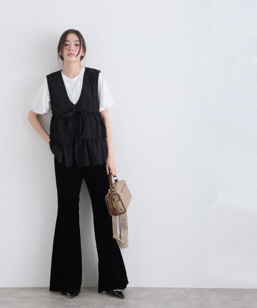 ElegChic(エレグシック)の「綿麻フリルティアードベスト(シャツ/ブラウス・レディース・ブラック/ベージュ/チャコール・4L/XL/M)」の4枚目の写真