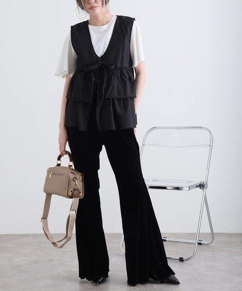 ElegChic(エレグシック)の「綿麻フリルティアードベスト(シャツ/ブラウス・レディース・ブラック/ベージュ/チャコール・4L/XL/M)」の7枚目の写真