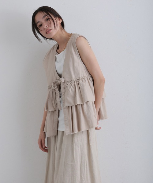 ElegChic(エレグシック)の「綿麻フリルティアードベスト(シャツ/ブラウス・レディース・ブラック/ベージュ/チャコール・4L/XL/M)」の12枚目の写真