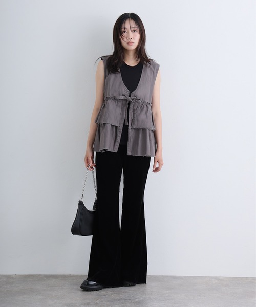 ElegChic(エレグシック)の「綿麻フリルティアードベスト(シャツ/ブラウス・レディース・ブラック/ベージュ/チャコール・4L/XL/M)」の18枚目の写真