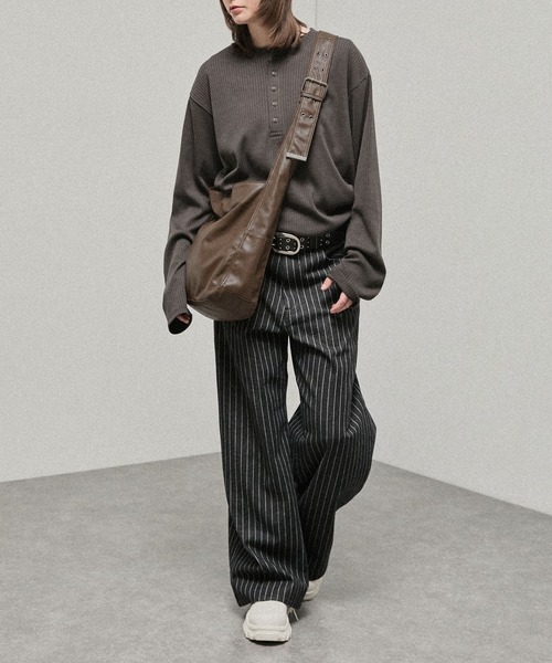 Alfred Alex(アルフレッドアレックス)の「【Alfred Alex】2Way Eyelet Strap Shoulder Bag / 2WAY アイレットベルト ショルダーバック(ショルダーバッグ・メンズ・ダークブラウン/ブラウン系/ブラック・FREE)」の14枚目の写真