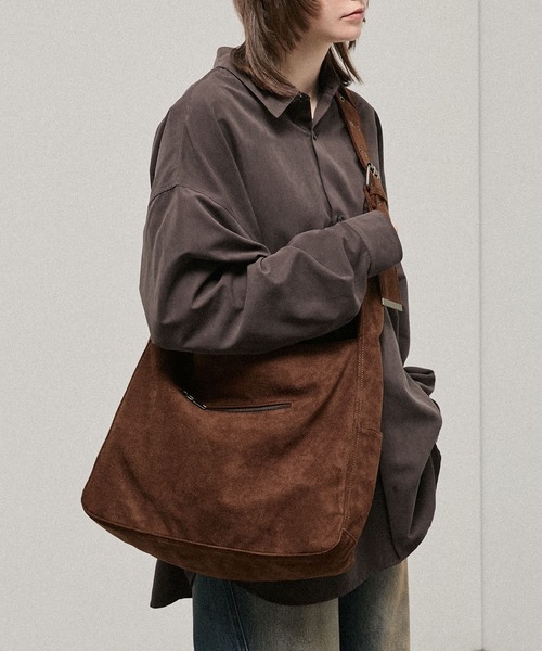Alfred Alex(アルフレッドアレックス)の「【Alfred Alex】2Way Eyelet Strap Shoulder Bag / 2WAY アイレットベルト ショルダーバック(ショルダーバッグ・メンズ・ダークブラウン/ブラウン系/ブラック・FREE)」の22枚目の写真