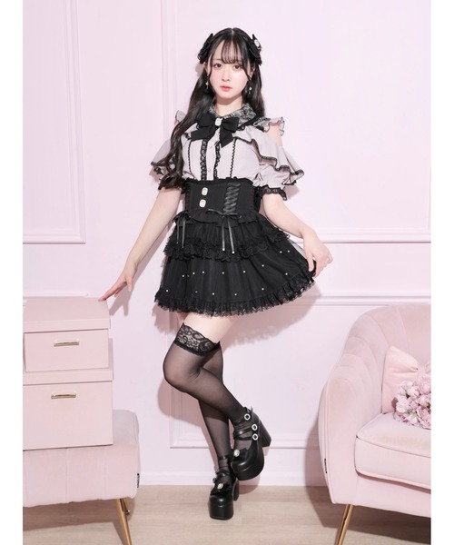 NOEMIE(ノエミー)の「ケープフリルオープンショルダーハートバックルブラウス(シャツ/ブラウス・レディース・ピンク/ブラック/オフホワイト・M)」の10枚目の写真