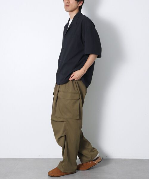 CRAFT STANDARD BOUTIQUE(クラフトスタンダードブティック)の「ワイドイージーカーゴパンツ(その他パンツ・メンズ・ブラック/グレイッシュベージュ/カーキ・L/M)」の22枚目の写真