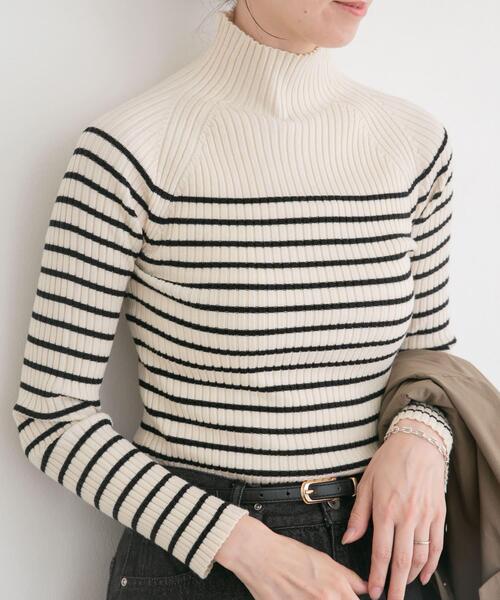 ITEMS URBANRESEARCH（アイテムズ アーバンリサーチ）の「『洗濯可』モチモチハイネックリブニット（ニット/セーター・レディース・ブラック/モカ/アイボリー/ホワイト系その他/レッド・FREE）」の3枚目の写真
