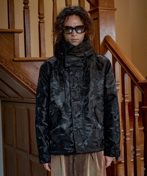 CASPER JOHN(キャスパージョン)の「Shadow camo short mods coat/シャドーカモショートモッズコート(モッズコート・メンズ・カーキ/ブラック・LARGE/MEDIUM/SMALL/X-SMALL)」の3枚目の写真