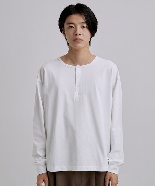 tk.TAKEO KIKUCHI(ティーケータケオキクチ)の「ヘンリーネック長袖Tシャツ(Tシャツ/カットソー・メンズ・ホワイト/ブラック・03/02)」の12枚目の写真