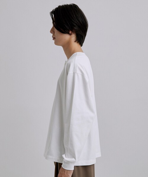 tk.TAKEO KIKUCHI(ティーケータケオキクチ)の「ヘンリーネック長袖Tシャツ(Tシャツ/カットソー・メンズ・ホワイト/ブラック・03/02)」の13枚目の写真
