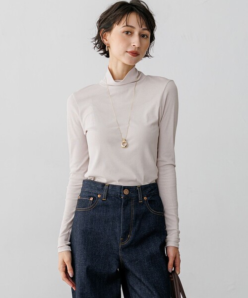23区（ニジュウサンク）の「シアーレイヤード ハイネック カットソー（Tシャツ/カットソー・レディース・ホワイト系/スカイブルー系/ベージュ系/ブラック系・40/38）」の3枚目の写真