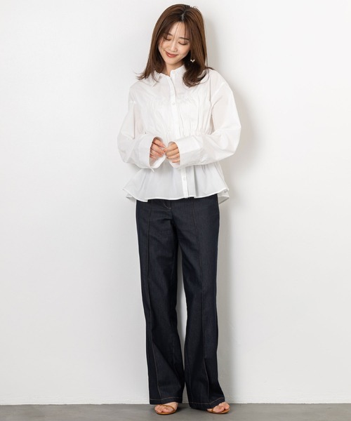 MAISONCOMFY (メゾンコンフィ)の「【シャーリングペプラムシャツ】上品さとモード感を演出した一枚(シャツ/ブラウス・レディース・チャコールグレー/ブラウン/ネイビー/ブラック/サックスブルー/オフホワイト・FREE)」の16枚目の写真