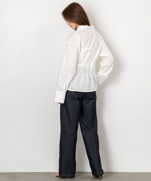 MAISONCOMFY (メゾンコンフィ)の「【シャーリングペプラムシャツ】上品さとモード感を演出した一枚(シャツ/ブラウス・レディース・チャコールグレー/ブラウン/ネイビー/ブラック/サックスブルー/オフホワイト・FREE)」の18枚目の写真
