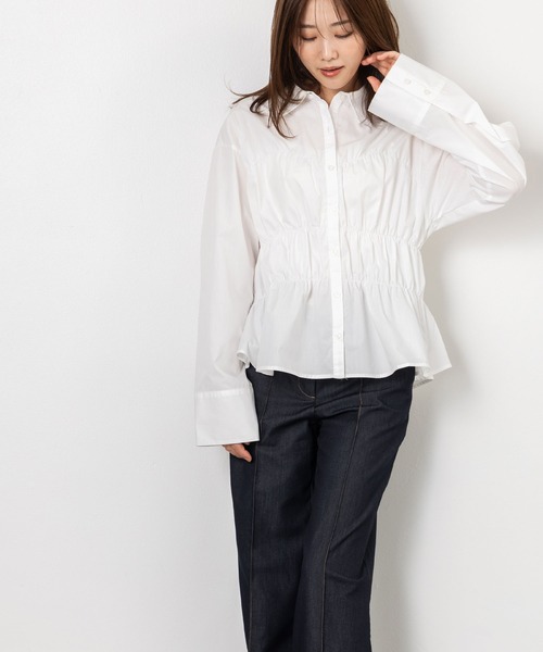 MAISONCOMFY (メゾンコンフィ)の「【シャーリングペプラムシャツ】上品さとモード感を演出した一枚(シャツ/ブラウス・レディース・チャコールグレー/ブラウン/ネイビー/ブラック/サックスブルー/オフホワイト・FREE)」の19枚目の写真