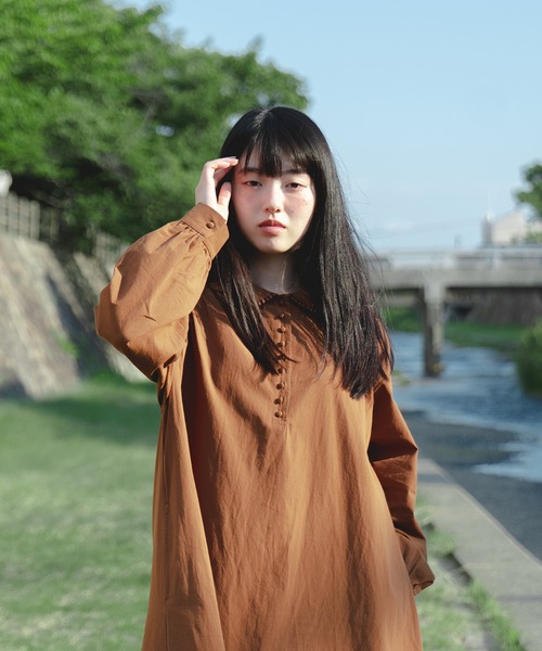 オオカミとフクロウ（オオカミとフクロウ）の「オオカミと陽だまり森の一日“長袖ワンピース”（ワンピース・レディース・ブラック/ブラウン・FREE）」の5枚目の写真