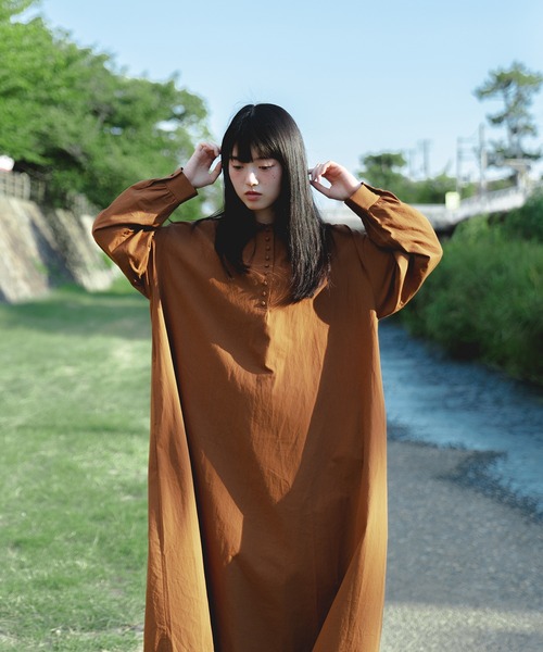 オオカミとフクロウ（オオカミとフクロウ）の「オオカミと陽だまり森の一日“長袖ワンピース”（ワンピース・レディース・ブラック/ブラウン・FREE）」の4枚目の写真